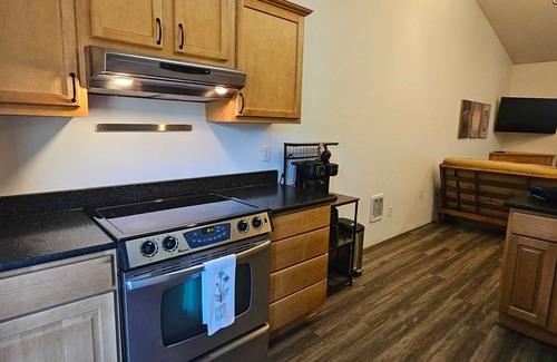 Joseph Condominio | Cozy condo with mountain views, gas grill, fireplace, balcony, washer & dryer