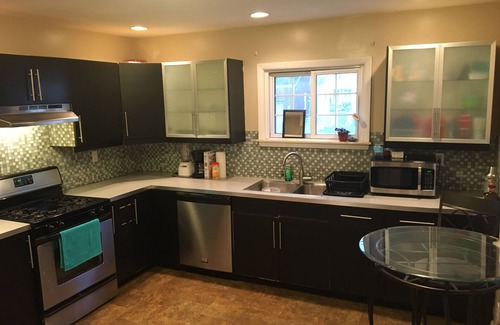 Dearborn Condominio | Acogedor condominio con estacionamiento