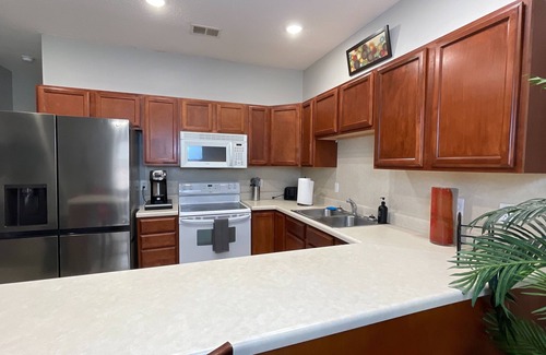 Johnson City Casa | Cozy & Convenient: 2BR Townhome w/Garage
