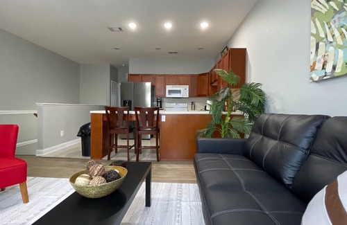 Johnson City Casa | Cozy & Convenient: 2BR Townhome w/Garage