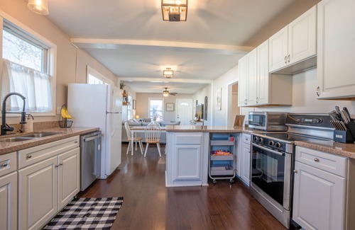 Alcoa Casa | Cozy Convenient Cottage
