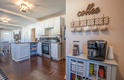 Alcoa Casa | Cozy Convenient Cottage