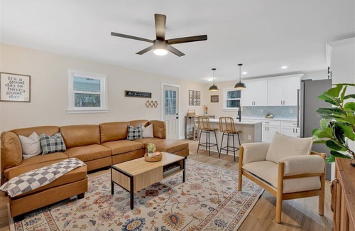 Acworth Casa | Cozy,Convenient home in Downtown