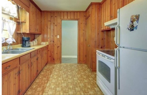 Macon Casa | Cozy & Convenient Macon Home ~ 3 Mi to Town!