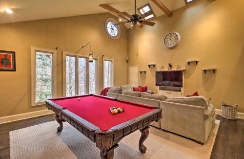 Conyers Casa | Cozy Conyers Cabin with Fireplace and Pool Table!