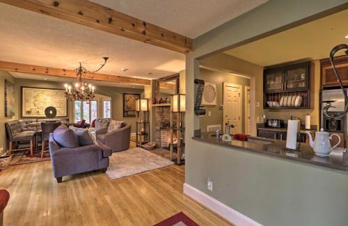 Conyers Casa | Cozy Conyers Cabin with Fireplace and Pool Table!