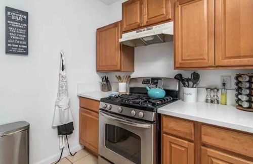 La Presa Casa | Cozy, Cool, Casa w/ WiFi, King Bed & Private Patio