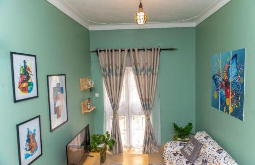 Kampala Apartamento | COZY COOL ,WIFI 6 MINS WALK TO ACACIA MALL