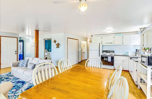 Copalis Beach Cabaña | Cozy Copalis Beach Cottage Escape