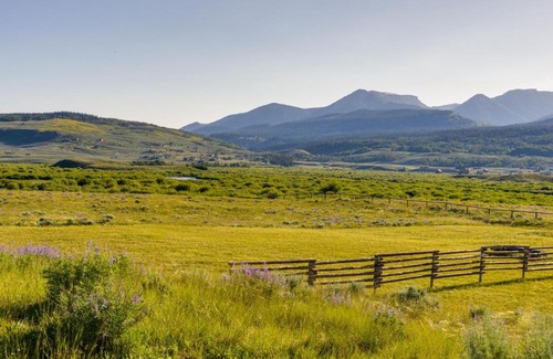 Cora Casa | Cozy Cora Studio Cabin with Wind River Mtn Views