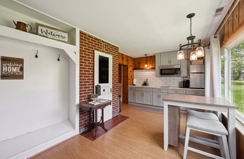Rising Sun Apartamento | Cozy Corner: Relax on an Amish Equestrian Farm