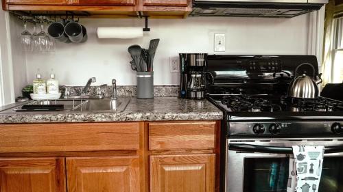 Waukegan Apartamento | Cozy Corner, stylish 1bed near Navy Base!