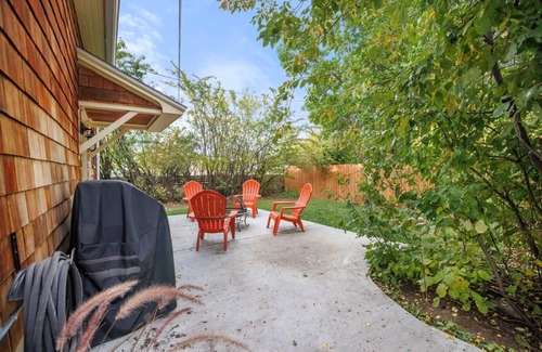 Bozeman Cabaña | Cozy Cottage 1 Block to Main St