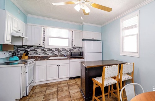 St. Leonard's Tract Casa | Cozy Cottage: 3 blks to beach| Fenced Yard w Grill