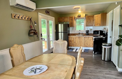 Marklesburg Cabaña | Cozy cottage - 4 min to Aitch Boat Launch & Fishing Pier.