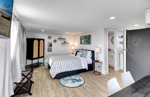 Delray Beach Casa | Cozy Cottage 5 Min to Beach - Perfect for Couples