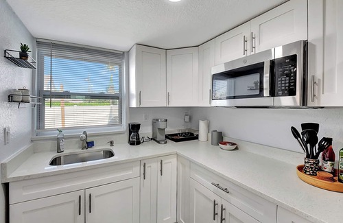 Delray Beach Apartamento | Cozy Cottage 5 Min to Beach Perfect for Couples