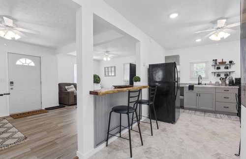 Laurelville Cabaña | Cozy Cottage 5 minutes from Rock House!