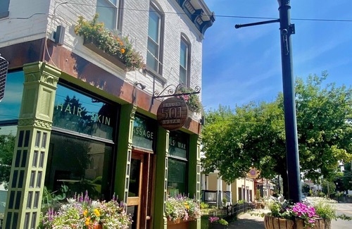 Dayton Cabaña | Cozy Cottage - 9 minutes from Downtown Cincinnati
