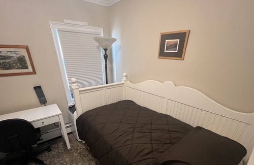 Point Lookout Cabaña | Cozy Cottage by the Beach at the Point!