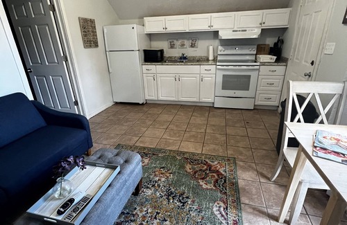 Phenix City Cabaña | Cozy cottage by the lake! 18c