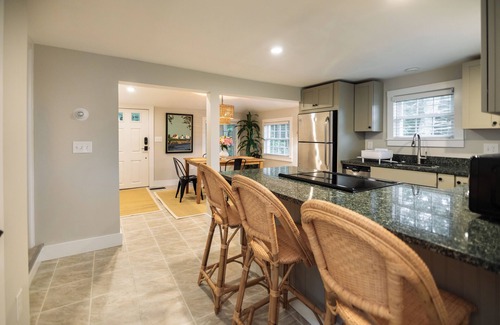 Camden Cabaña | Cozy cottage -Close to Downtown Camden!