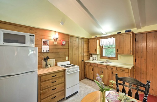 Fish Creek Cabaña | ¡NUEVO! ¡Ephraim acogedor "Cedar Cottage" con cubierta privada!
