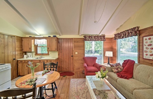 Fish Creek Cabaña | ¡NUEVO! ¡Ephraim acogedor "Cedar Cottage" con cubierta privada!