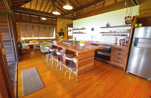 Dunscombe Cabaña | Cozy cottage for nature lovers, sea views, firepit