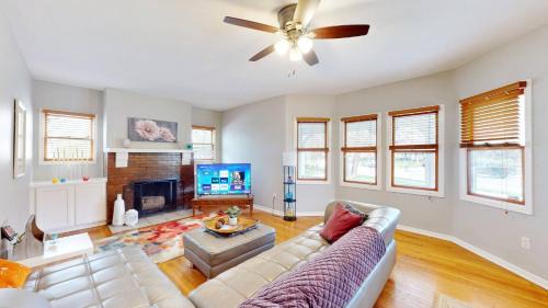 Des Moines Casa | Cozy Cottage Grove 2 king beds