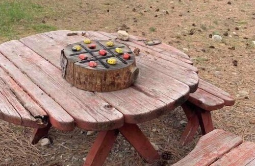 Tonasket Cabaña | Cozy Cottage~Hot Tub~Mini Golf! ~Aeneas Valley