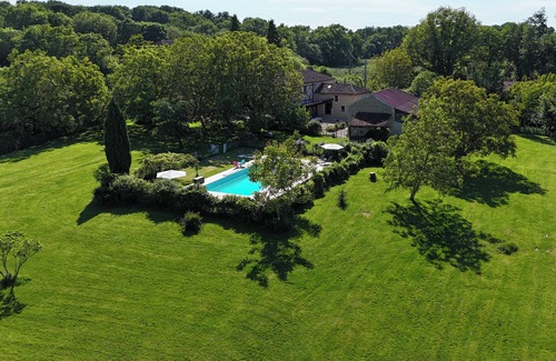 Gondrin Casa | Cozy cottage in a green and peaceful setting.