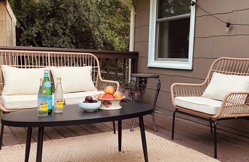Old Irving Park Casa | Cozy Cottage in Beautiful Irving Park