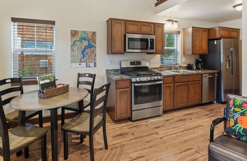 Dover Bay Casa | Cozy cottage in center of Dover Bay