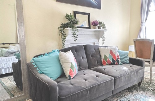 Treme Cabaña | Cozy cottage in charming Treme of New Orleans, King Suite, Free Parking