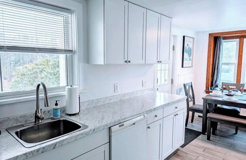 Schenectady Casa | Cozy Cottage in Colonie