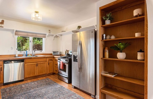 Upper Lake Casa | Cozy cottage in Historic Upper Lake