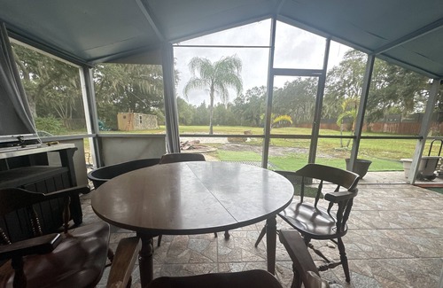 Greater Northdale Casa | Cozy cottage in Lutz.Country feel only 15 mins from Tampa international airport