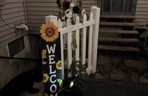 Airport Township Casa | Cozy Cottage in the City
