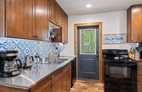 Lake Lure Casa | Cozy Cottage in the heart of Lake Lure
