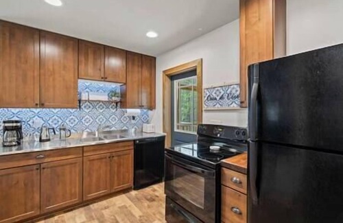Lake Lure Casa | Cozy Cottage in the heart of Lake Lure