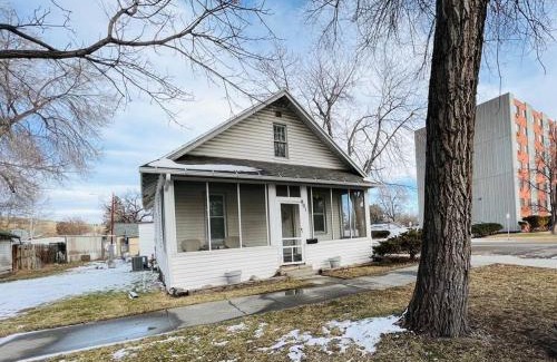 North Park Casa | Cozy cottage in the heart of the big city- dog friendly