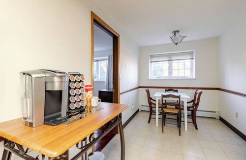 Bethlehem Casa | Cozy Cottage just a 5 minute drive from downtown Bethlehem, PA!