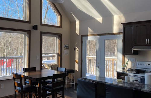 Frontenac Cabaña | Cozy Cottage/Lake House on hill top. Waterfront with breathtaking views.
