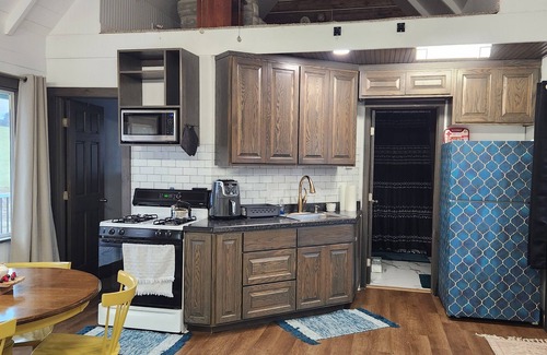 Bladensburg Cabaña | Cozy cottage located in rural Central Ohio.