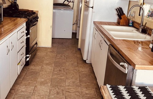 Val Verde Cabaña | Cozy cottage located minutes from LA.