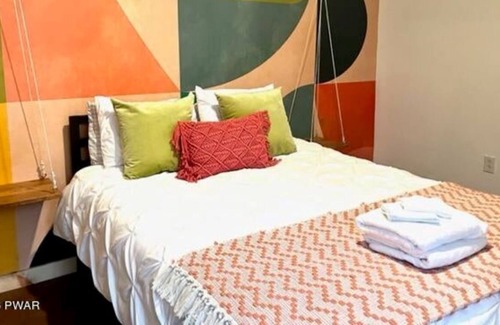 Lakeville Cabaña | Cozy cottage located 2 blocks from lake Wallenpaupak