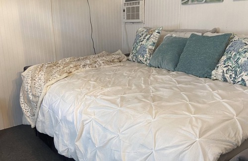 Bay Minette Cama Y Desayuno | Cozy Cottage near downtown Bay Minette and Court house
