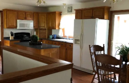 Byrdstown Cabaña | Cozy Cottage near Dale Hollow Lake