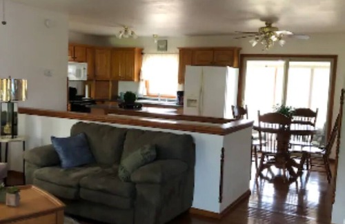 Byrdstown Cabaña | Cozy Cottage near Dale Hollow Lake
